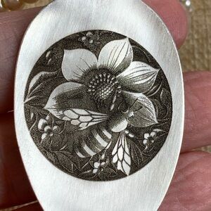 Floral Bee Engraved Pendant